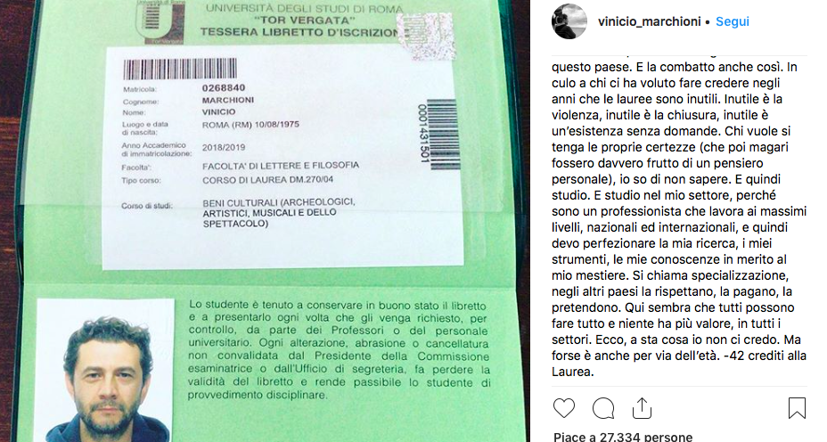 Il libretto universitario di Vinicio Marchioni (foto Instagram)