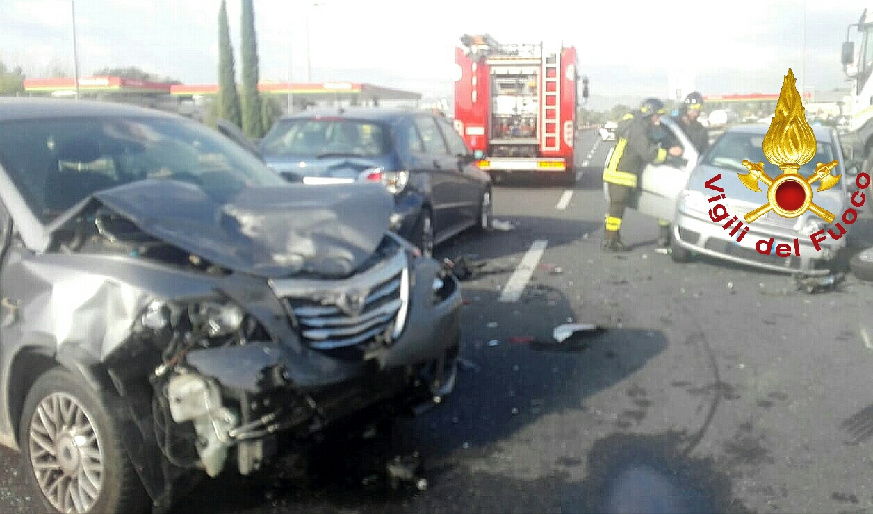 Terni, incidente sul Rato: tre feriti e traffico in tilt