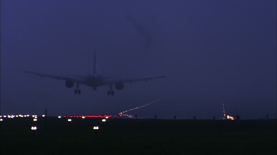 aereo aeroporto atterraggio