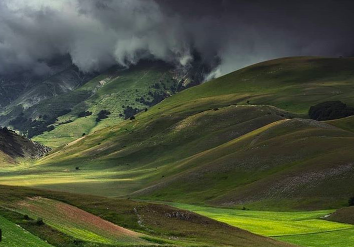 Il Parco nazionale dei monti Sibillini in uno scatto di @massimo_feliziani su Instagram
