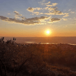 Guardea in uno scatto di @bono.anto su Instagram