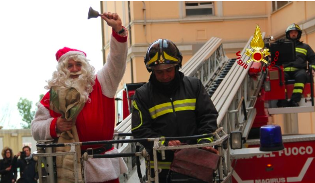 Il Babbo Natale dei vigili del fuoco (foto www.vigilfuoco.it)