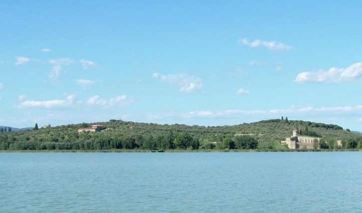 L'isola Polvese (foto www.polvese.it)