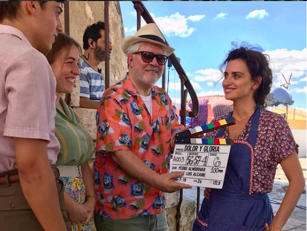 Penelope Cruz e Pedro Almodovar sul set (foto Instagram)