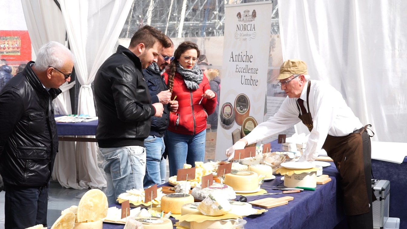 degustazioni formaggi Grifo Latte con il gastronomo Corradi