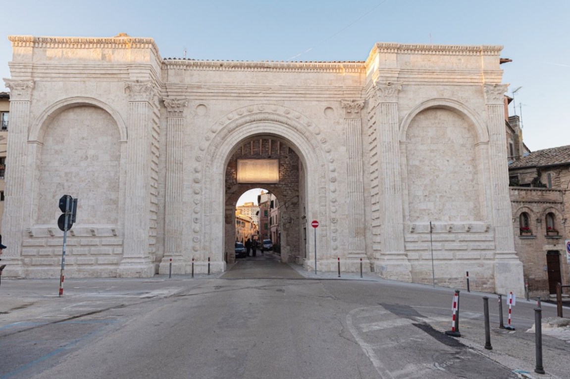 Arco di Duccio Perugia restaurato