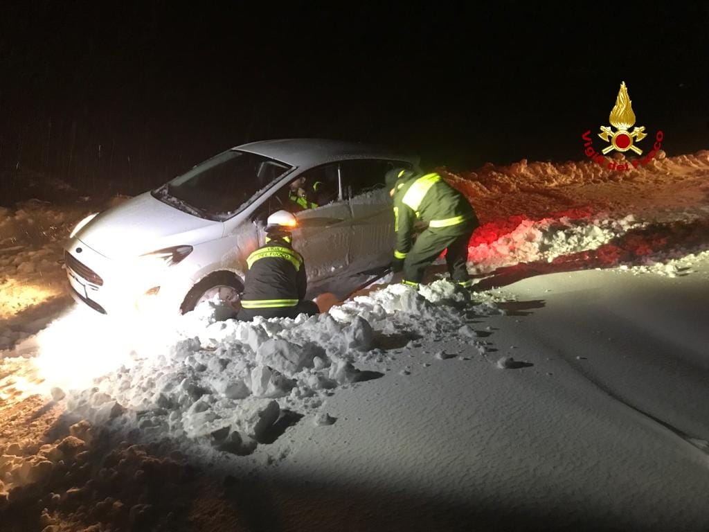 vigili del fuoco Norcia intervento neve.