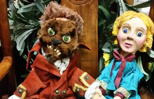 La Bella e la Bestia di della compagnia Pupi di Stac