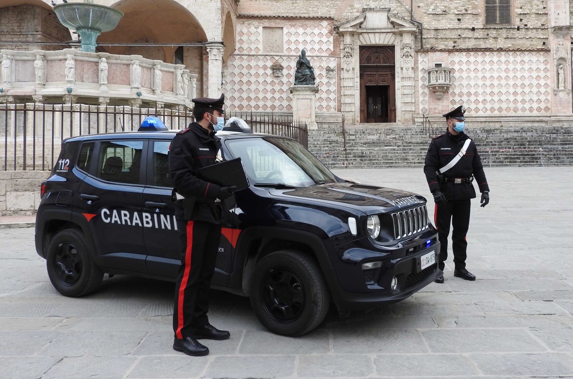 carabinieri di Perugia in piazza IV Novembre