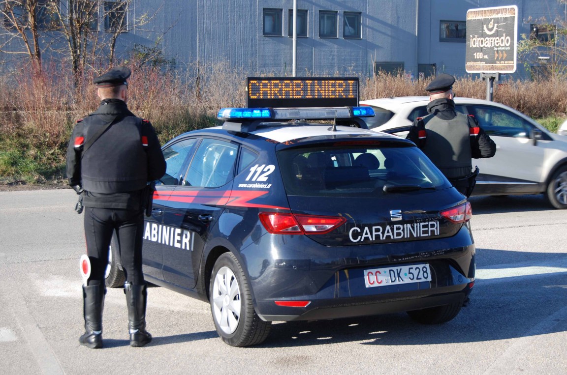 pattuglia carabinieri Città di Castello