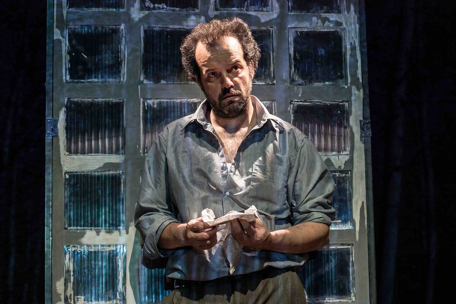 Un bès Mario Perrotta