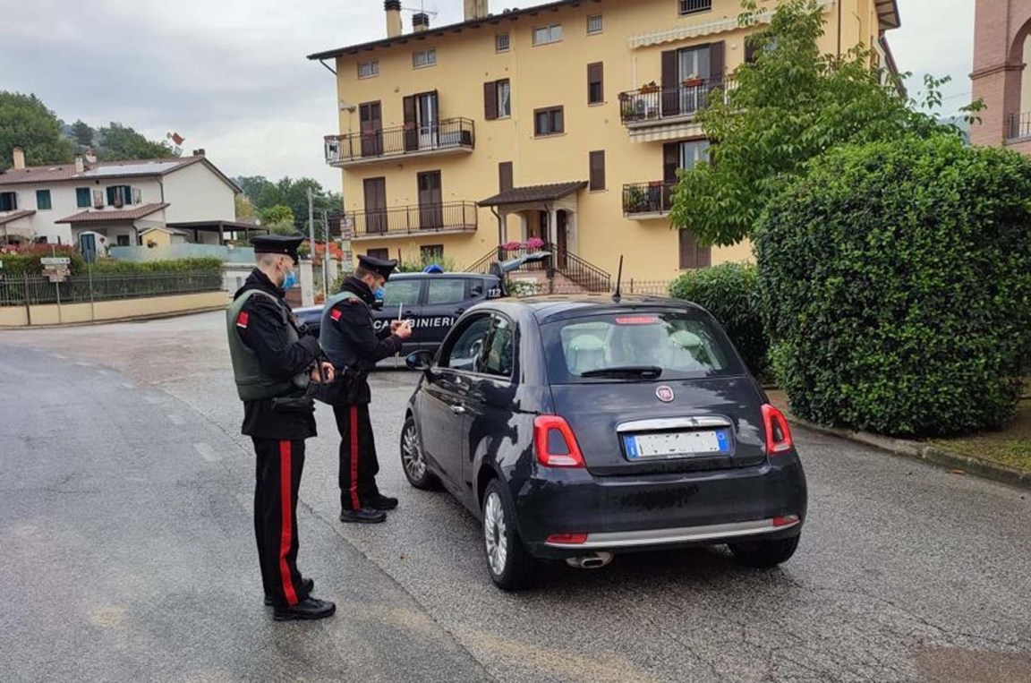 Carabinieri controlli Valfabbrica