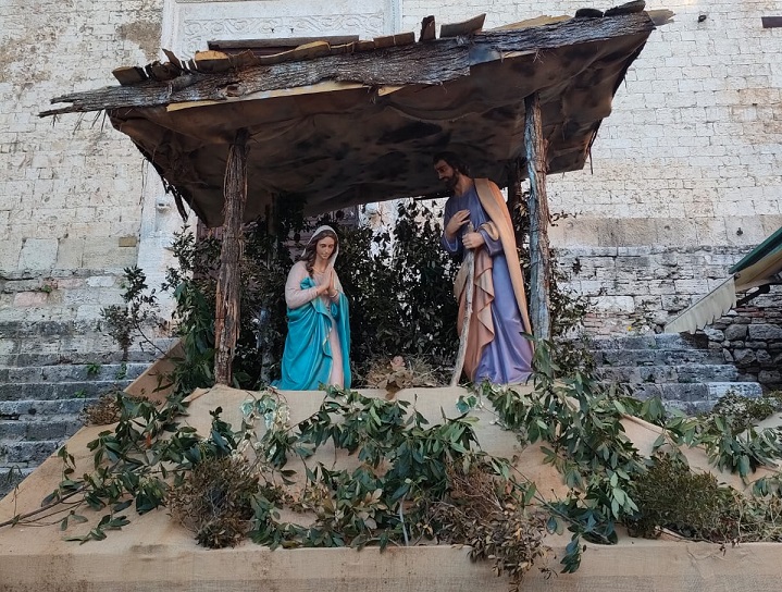 presepe sugli scaloni del Duomo di Narni