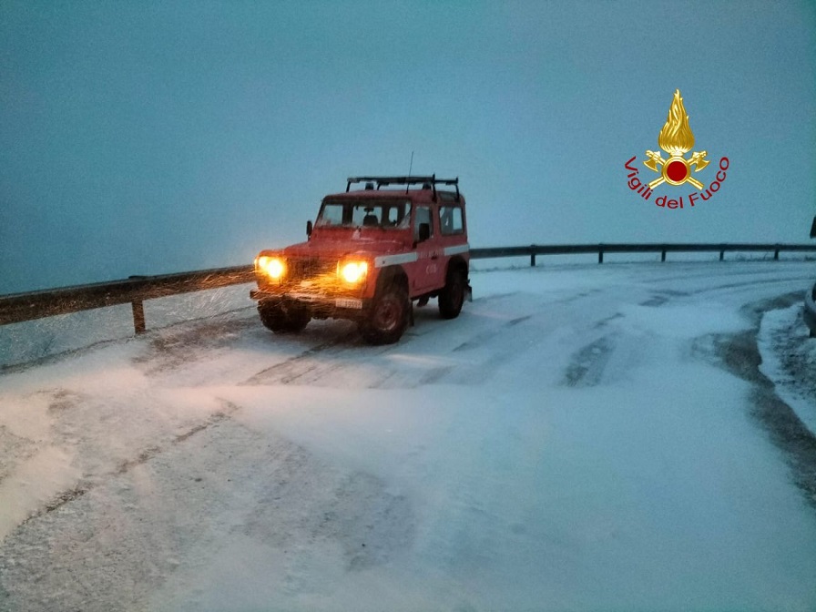 vigili del fuoco Gaifana intervento neve sul monte Cucco