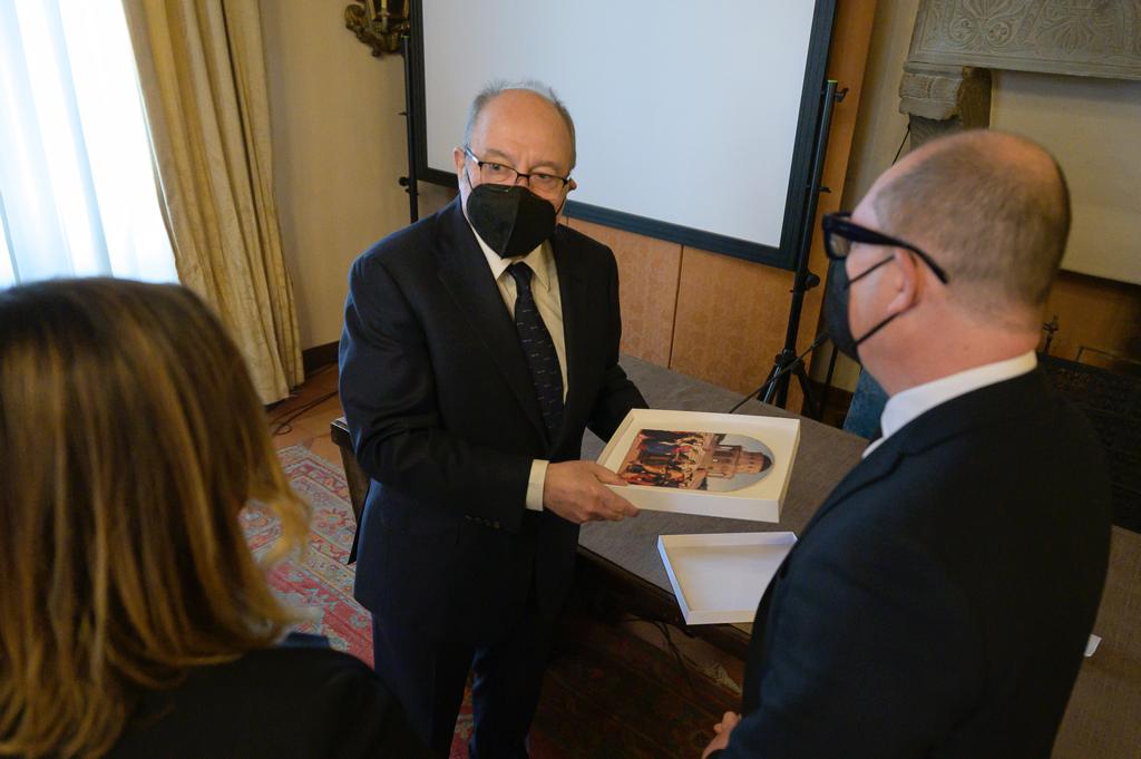 Bottega Tifernate consegna omaggio a Carlo Verdone