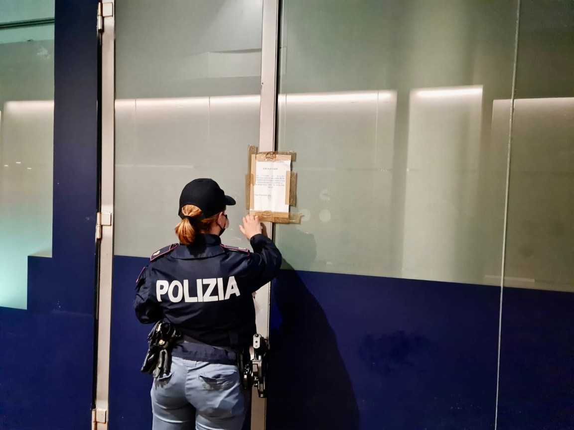 chiusura locale Perugia polizia