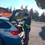 L’oggetto ha danneggiato il vetro del bus che ha comunque proseguito la marcia fino all’hotel del capoluogo umbro dove avrebbe alloggiato la squadra. Questa mattina gli agenti della polizia stradale di Perugia insieme al personale dell’Anas si sono recati sul posto per i rilievi del caso. Dai primi accertamenti è emerso che il cavalcavia presenta un deterioramento strutturale, pertanto non è da escludere che qualche calcinaccio possa essersi staccato accidentalmente, andando a infrangere il vetro del pullman. Altra ipotesi al vaglio degli investigatori sarebbe il lancio di un oggetto da un veicolo che, in quel momento, transitava sul cavalcavia. Sono in atto le ricerche dell'oggetto per meglio comprendere la dinamica dell'accaduto. Gli investigatori della Digos escludono che l’evento possa essere ricondotto alle tifoserie che hanno sempre mostrato una condotta irreprensibile. Sempre stamani, inoltre, il Questore di Perugia Giuseppe Bellassai ha parlato con il presidente del Benevento calcio Oreste Vigorito per assicurare l’impegno della polizia nel ricostruire l’accaduto e individuare eventuali responsabili.