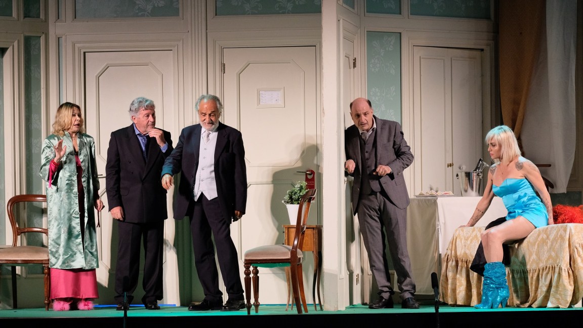 Se devi dire una bugia dilla grossa (8)