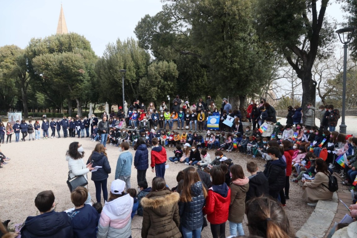 frontone bambini Borgo XX Giugno