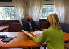 Compra il regalo per la nipote e vince 25.000 euro