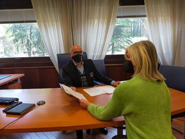 Compra il regalo per la nipote e vince 25.000 euro