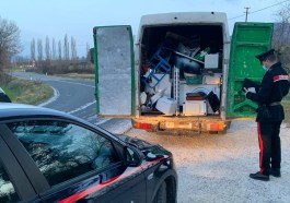 Furgone pieno di rifiuti: denunciato un 46enne per trasporto illecito