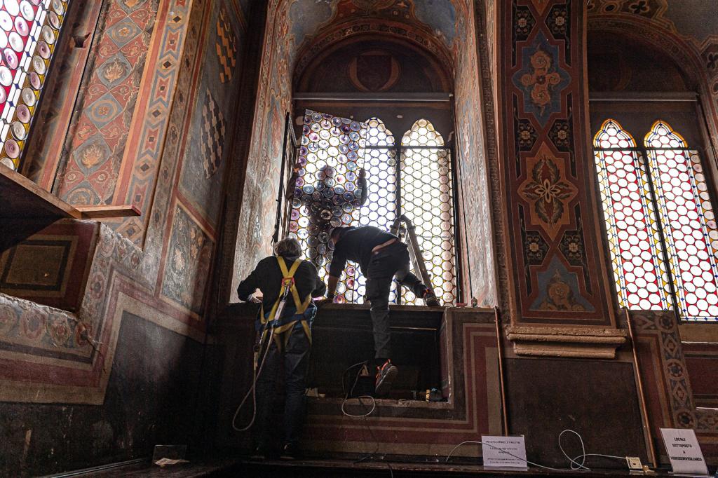 vetrate_restaurate_sala_dei_notari (3)