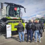 Domenica 3 aprile gli appuntamenti prenderanno il via alle 11 alla sala Europa del centro congressi con un focus su Energy indipendent farm: Alessandro Zilli, business manager alternative fuels di New Holland, presenterà in fiera il trattore T6 Methane power e il progetto di economia circolare dell'azienda agrozootecnica. In fiera il trattore T6 Methane Power che si è aggiudicato il titolo di “Sustainable tractor of the year 2022”, premio assegnato ogni anno da una giuria di giornalisti esperti nel settore delle macchine agricole. Dai campi alla generazione di energia e ritorno di nuovo ai campi: un ciclo completo neutro dal punto di vista delle emissioni di Co2. Altri eventi in programma saranno l'asta delle razze Chianina e Romagnola, la mostra nazionale Limousine e Charolaise con la sfilata dei campioni, la premiazione e la sfilata dei campioni delle razze Chianina e Romagnola, il primo concorso nazionale arieti di razza Sarda e la mostra interregionale razza Frisona italiana. Inoltre, si terranno dimostrazioni e spazi informativi su qualità e made in Italy con il Consorzio di tutela del vitellone bianco dell’Appennino centrale, con la Cooperativa tra allevatori umbri e con le analisi sensoriali a cura del panel test miele Umbria.