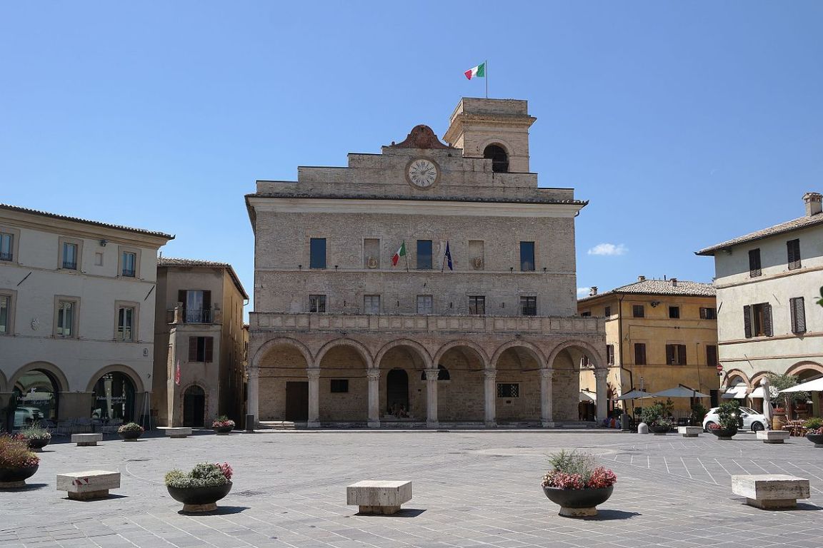 Montefalco_Palazzo_Comunale