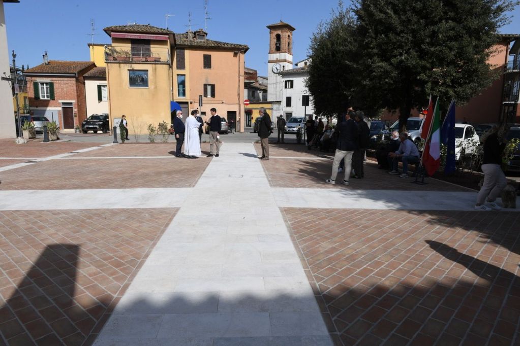 Nuova piazza Turati a Castel del Piano