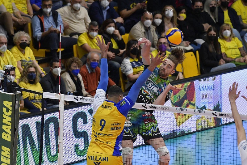Sir Safety Conad Perugia conquista il PalaPanini di Modena in 4 set