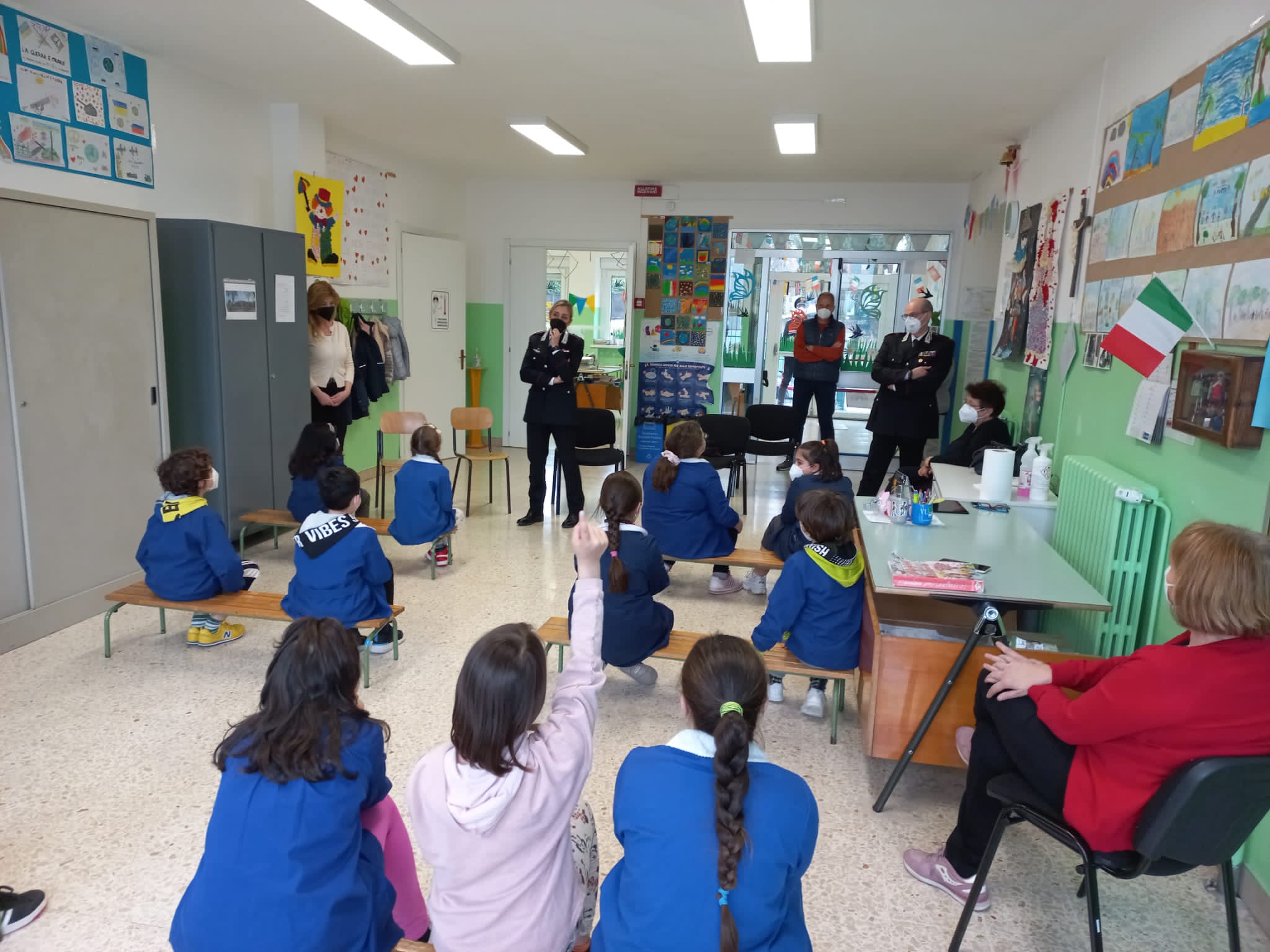 carabinieri incontro scuola