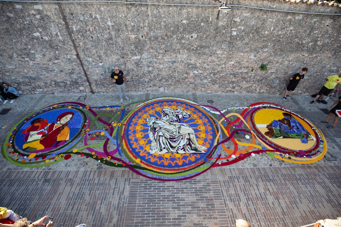 È “Arco Romano” a vincere le Infiorate di Spello 2022