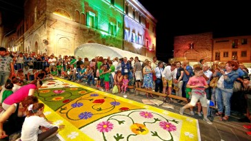 Infiorate Spello notte