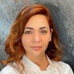 Alla prima competizione in assoluto, racconta la Rusu: «Non avrei mai pensato di superare pizzaioli di altissimo livello, 770 per l’esattezza, provenienti da più 40 Paesi del mondo e quando ho sentito pronunciare il mio nome non potevo crederci, soprattutto perché sono praticamente una sconosciuta, anche se preparo pizze ormai da 15 anni». Fiori di zucca, mozzarella tagliata a julienne, stracciatella di bufala, soffice di groppa di cintale, spuma di bazza di cintale, pepe nero Timut, olio di bergamotto e naturalmente, farina di grano tenero tipo 0 dei Molini Fagioli: questi gli ingredienti della pizza in teglia più buona del mondo, che ha fermentato diciotto ore a diciotto gradi e ha poi visto l’aggiunta di farina integrale, sempre dei Molini fagioli, prima di conquistare i palati della giuria. «Ho conosciuto le farine Molini Fagioli grazie al mio secondo maestro – ha spiegato la vincitrice – Tony Scalioti, che mi ha anche insegnato a fare la pinsa. Il mio accostamento al mondo della pizza lo devo, invece, a mia suocera, che mi ha preso a lavorare nell’attività di famiglia. Devo dire che ho apprezzato subito le farine Molini Fagioli, perché si prestano molto bene a essere lavorate. La farina è alla base di una pizza di qualità, poi certamente ci sono la farcitura, la lavorazione e la cottura che alzano il livello del prodotto». Camelia, da poco trasferitasi ad Ascoli Piceno, torna spesso nel luogo da cui tutto ha avuto inizio, Anagni, dove continua a collaborare con Tony Scalioti nel suo locale: «Ho in mente di aprire un locale tutto mio proprio ad Ascoli, e naturalmente continuerò a usare i prodotti dei Molini Fagioli. D’altronde, se sono diventata la campionessa mondiale di pizza in teglia, lo devo un po’ anche a queste farine».