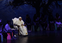 The economy_teatro Lyrick Papa Francesco (1)