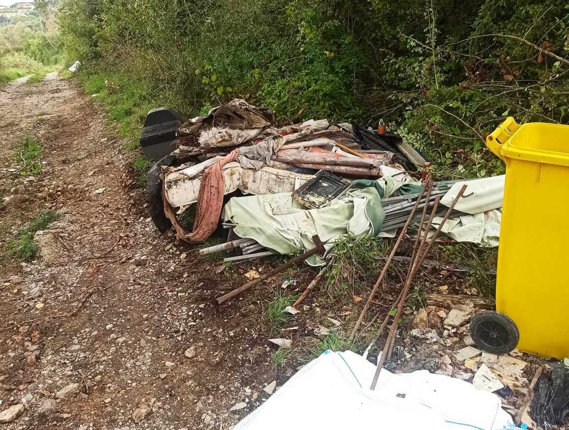 discarica abusiva_dal post Facebook di Leonardo Belardi