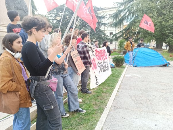universitari protesta piazza Italia