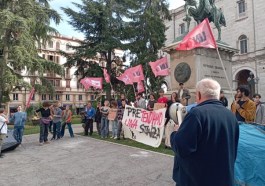 universitari protesta piazza Italia