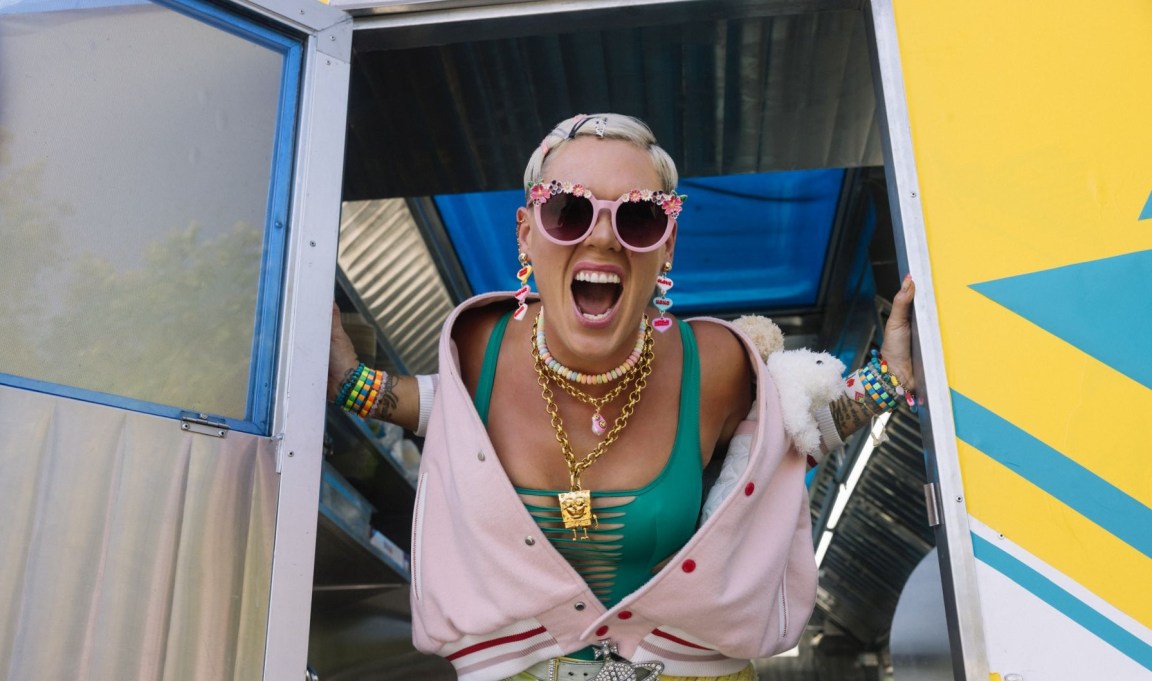 P!NK_ph EbruYildiz_b