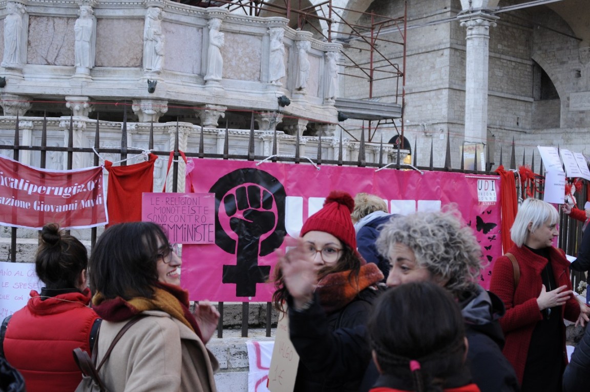 Pg_centri antiviolenza in piazza_foto di Alessandro Chiometti (7)
