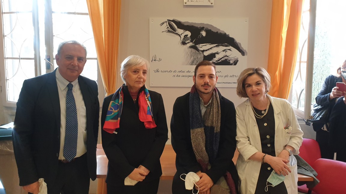 targa e ritratto in ricordo di Paolo Pannacci