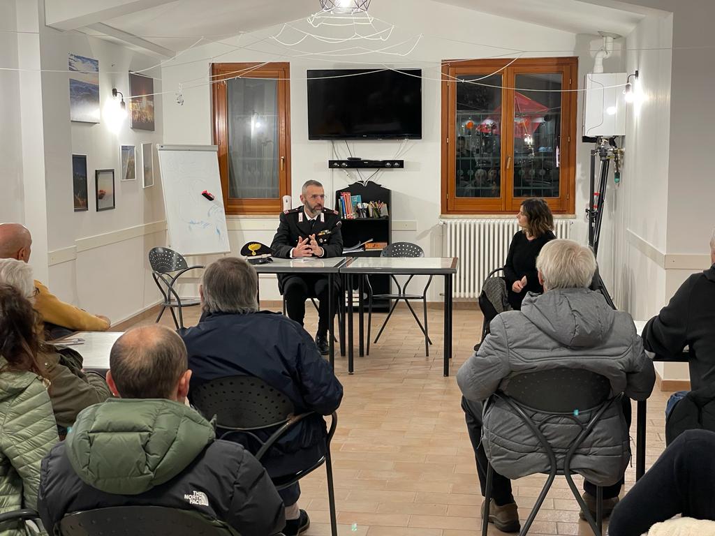 incontro carabinieri cittadini