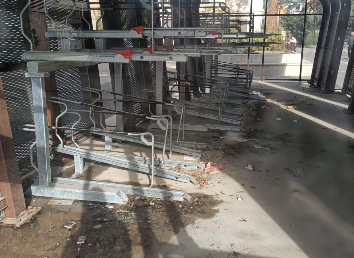 velostazione rifiuti terni foto facebook pasculli