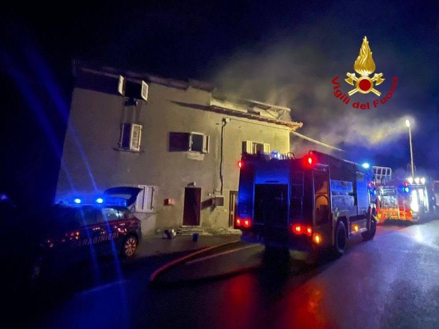 Incendio in una mansarda a Pantalla