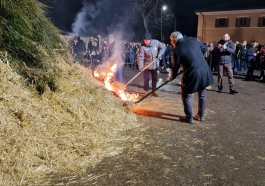 alemanno accende un falò li fauni