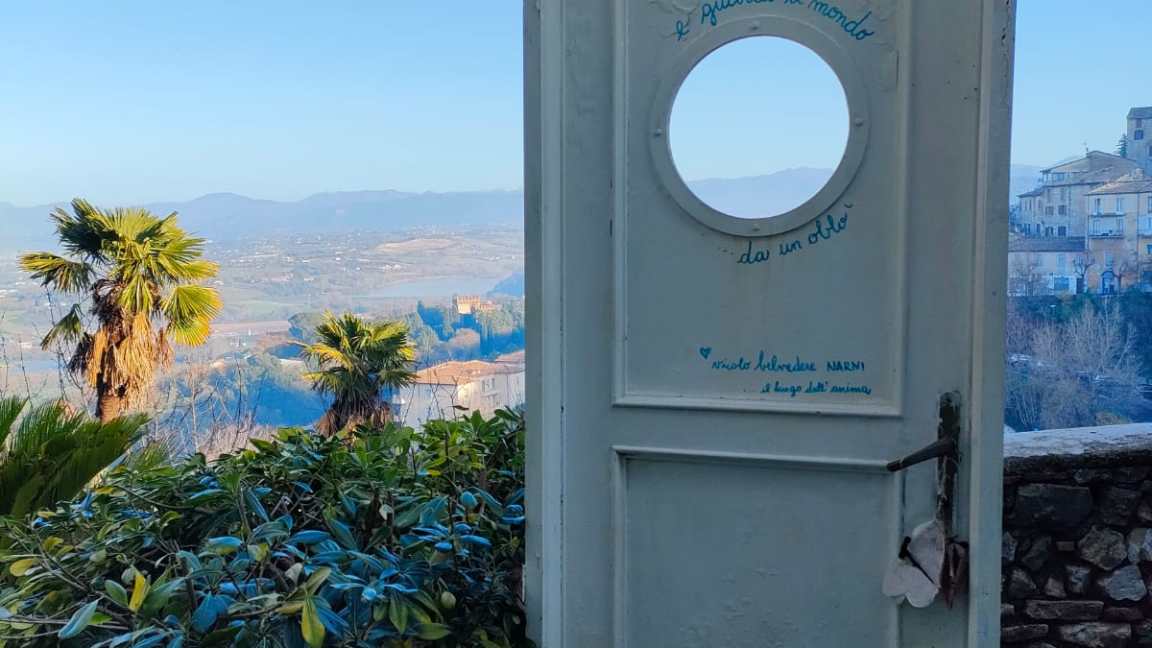 porta oblò vicolo Belvedere Narni_foto fracec