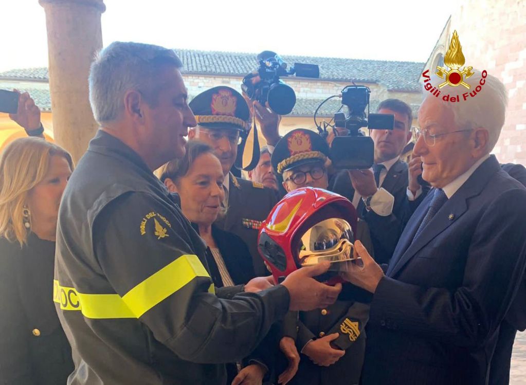 vigili del fuoco Mattarella