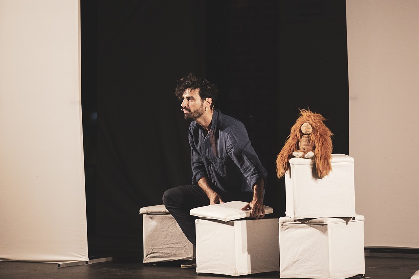 Dario Leone_Bum ha i piedi bruciati