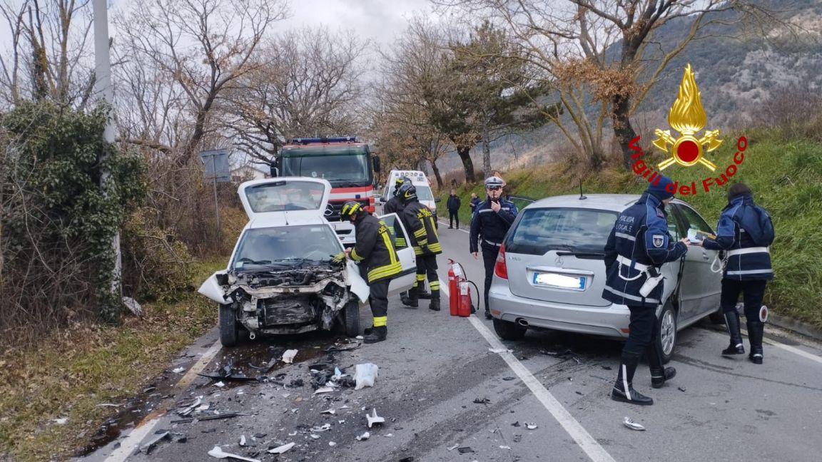 Incidente stradale a Gubbio scontro fra due automobili